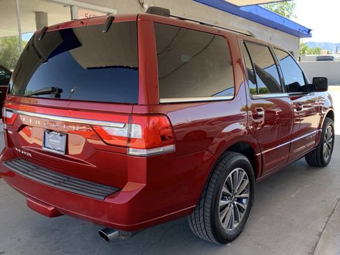 Used 2017 Lincoln Navigator Select AWD/4WD image 5