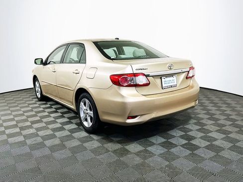 Used 2013 Toyota Corolla LE image 6