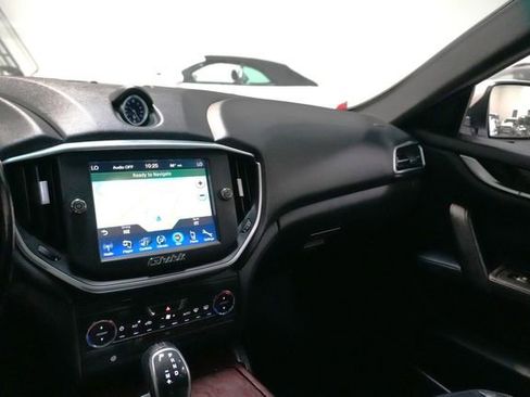 Used 2014 Maserati Ghibli RWD image 18