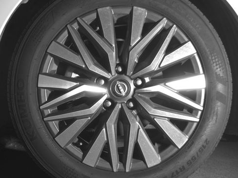 Used 2025 Nissan Altima 2.5 SV image 12