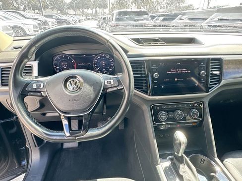 Used 2018 Volkswagen Atlas SEL Premium image 12
