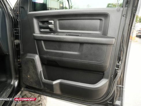 Used 2017 RAM 3500 Tradesman w/ Chrome Appearance Group image 18