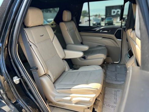 Used 2021 Cadillac Escalade Premium Luxury AWD/4WD image 28