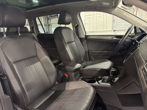Used 2023 Volkswagen Tiguan SE image 18
