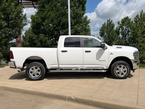 Used 2025 RAM 2500 Big Horn AWD/4WD image 7