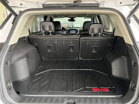 Used 2020 GMC Terrain Denali w/ Denali Premium Package AWD/4WD image 14