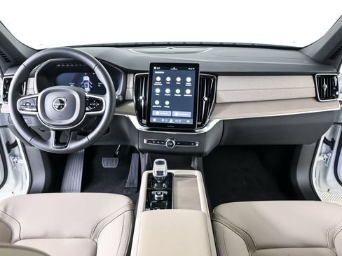 New 2026 Volvo XC90 T8 Plus AWD/4WD image 18
