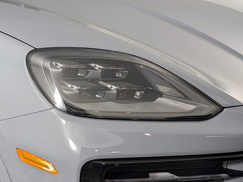 New 2026 Porsche Cayenne image 16