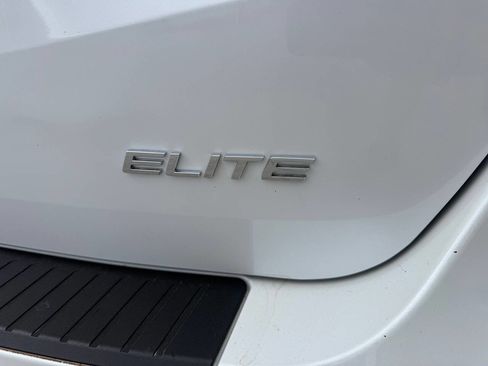 Used 2023 Honda Odyssey Elite image 11