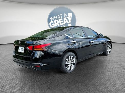 Used 2025 Nissan Altima 2.5 S image 8