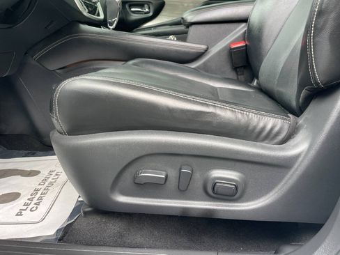 Used 2017 Nissan Murano Platinum w/ Platinum Technology Package FWD image 18