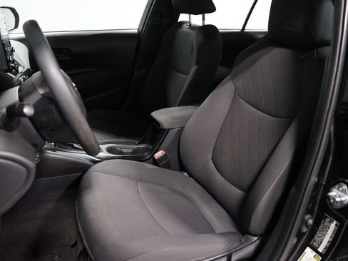 Used 2022 Toyota Corolla LE image 6