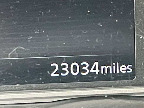 Used 2025 Nissan Versa SV image 39