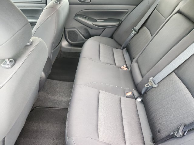 Used 2025 Nissan Altima 2.5 SV FWD image 26
