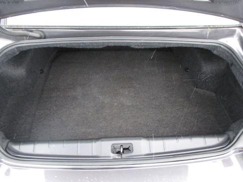 Used 2010 Chevrolet Malibu LT w/ Interface Package image 9