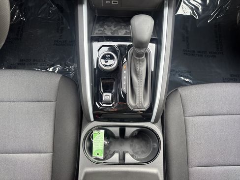 Used 2024 Chevrolet Colorado Trail Boss w/ Technology Package AWD/4WD image 11