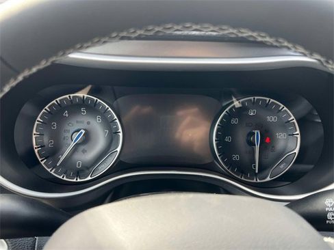 New 2026 Chrysler Pacifica Select image 19