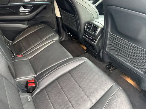 Used 2022 Mercedes-Benz GLS 450 4MATIC image 32