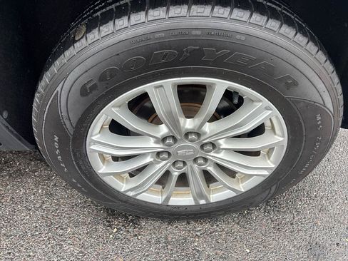 Used 2018 Cadillac XT5 AWD image 17