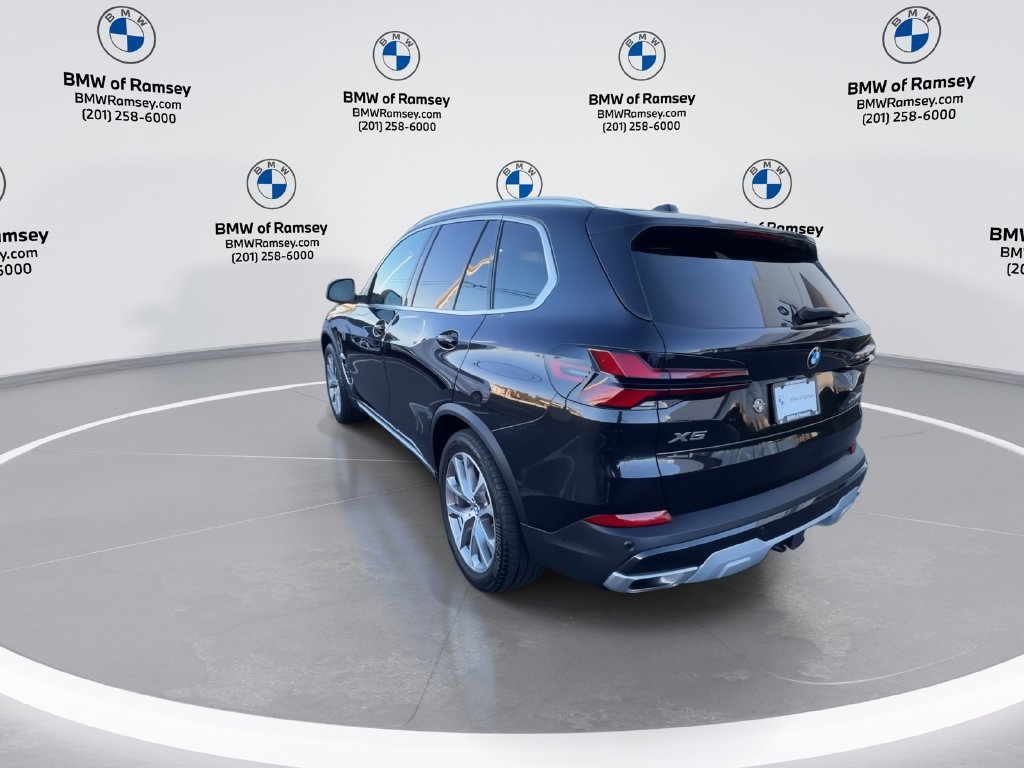 Used 2024 BMW X5 xDrive40i AWD/4WD image 6
