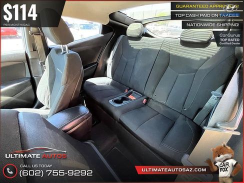 Used 2015 Hyundai Veloster FWD image 9