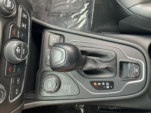 Used 2022 Jeep Cherokee Latitude Lux AWD/4WD image 32