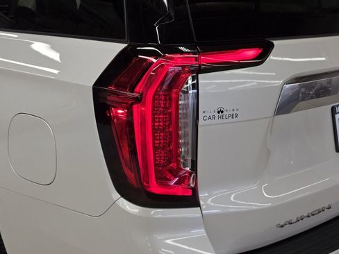 Used 2021 GMC Yukon XL Denali w/ Denali Premium Package AWD/4WD image 53