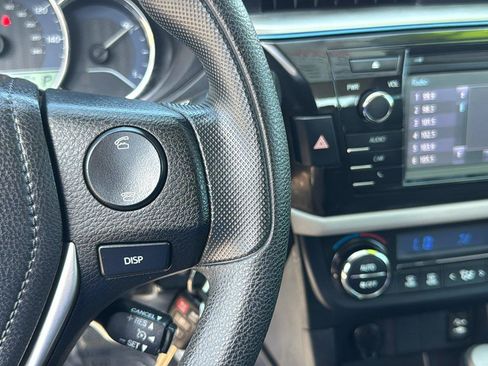 Used 2016 Toyota Corolla LE FWD image 19