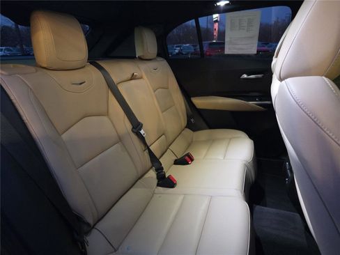 Used 2025 Cadillac XT4 Premium Luxury image 30