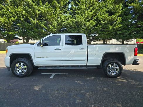 Used 2015 GMC Sierra 3500 Denali w/ Duramax Plus Package AWD/4WD image 2