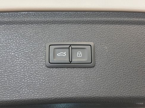 Used 2025 Audi Q5 2.0T Premium AWD/4WD image 57