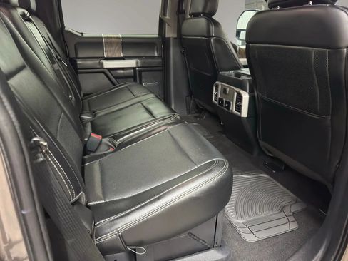 Used 2019 Ford F250 Lariat w/ Lariat Value Package AWD/4WD image 16