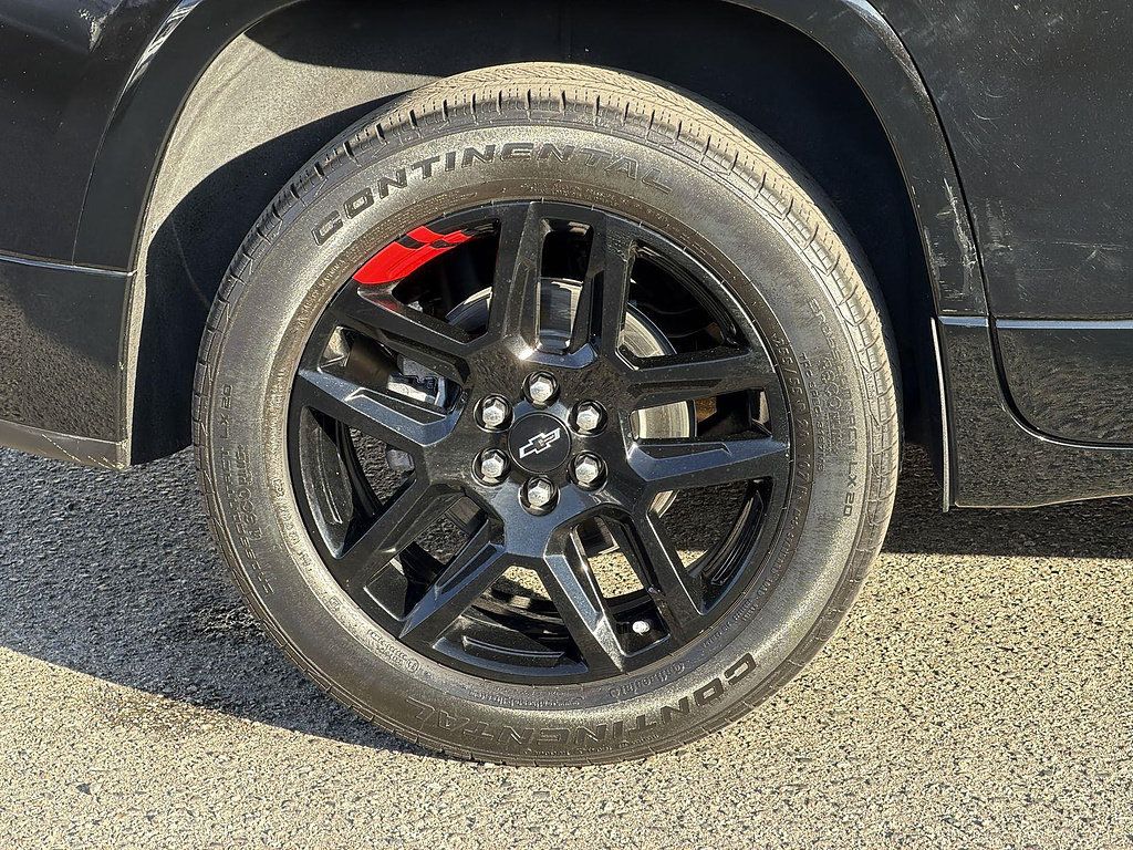 Used 2023 Chevrolet Traverse Premier w/ Redline Edition FWD image 33