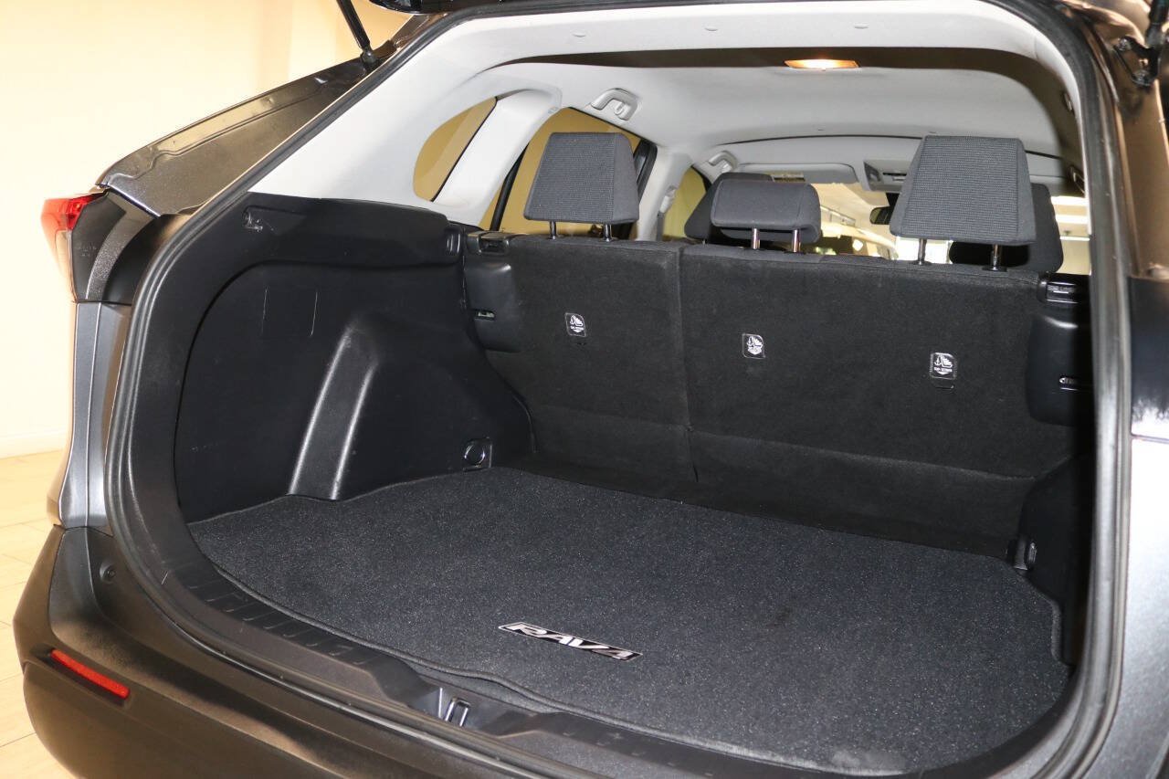 Used 2020 Toyota RAV4 LE w/ Carpet Mat Package AWD/4WD image 86