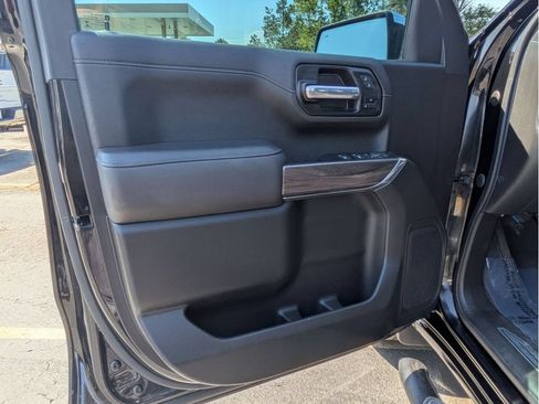 Used 2021 Chevrolet Silverado 1500 LTZ AWD/4WD image 13