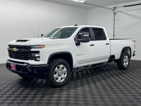 Used 2025 Chevrolet Silverado 3500 W/T AWD/4WD image 1