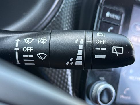 Used 2021 Nissan Kicks SV FWD image 18