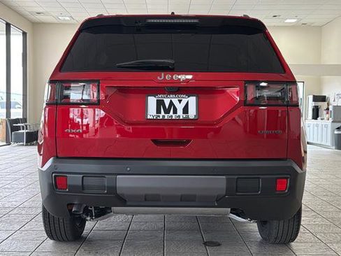 New 2026 Jeep Cherokee Laredo image 5