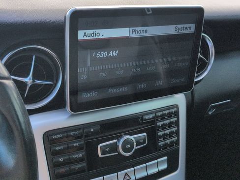 Used 2014 Mercedes-Benz SLK 250 image 16