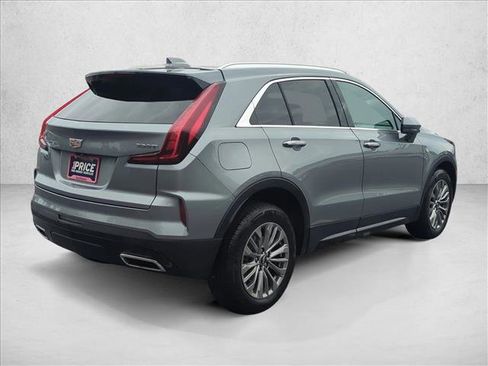 Used 2024 Cadillac XT4 Premium Luxury image 5