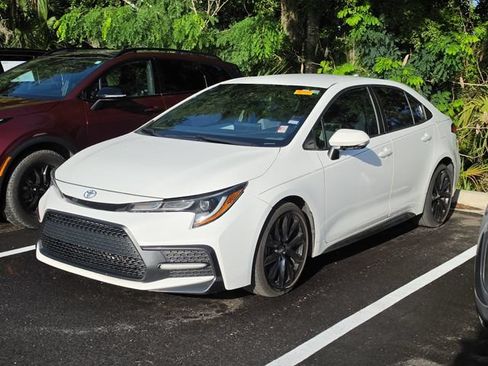 Used 2020 Toyota Corolla SE FWD image 3