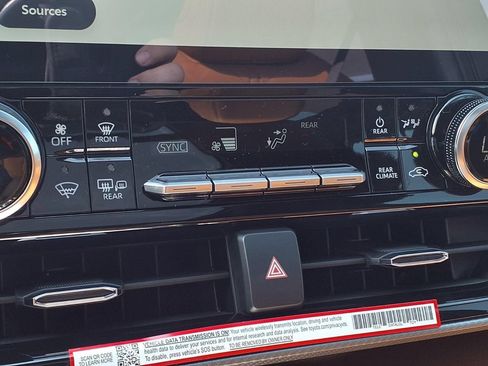 Used 2026 Toyota Highlander Platinum AWD/4WD image 18