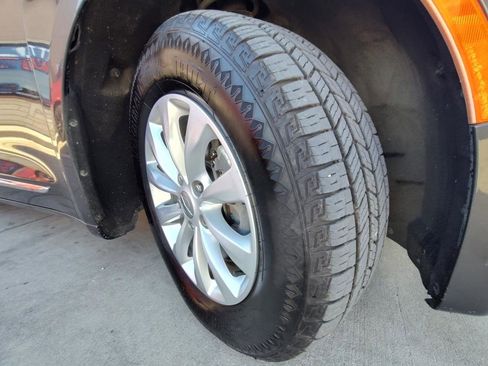 Used 2018 Chrysler Pacifica Touring-L FWD image 55