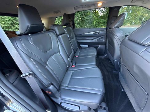 Used 2025 INFINITI QX60 Luxe w/ Cargo Package FWD image 29