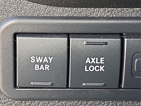 Used 2017 Jeep Wrangler Unlimited Rubicon w/ Connectivity Group image 20