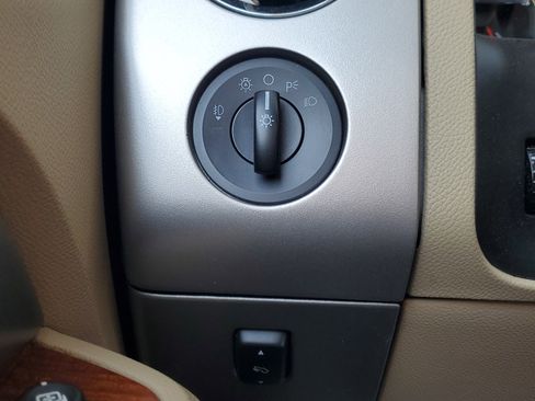 Used 2010 Ford Expedition Eddie Bauer image 29