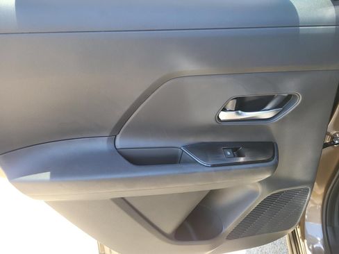 New 2026 Nissan Kicks SV w/ SV Premium Package FWD image 12