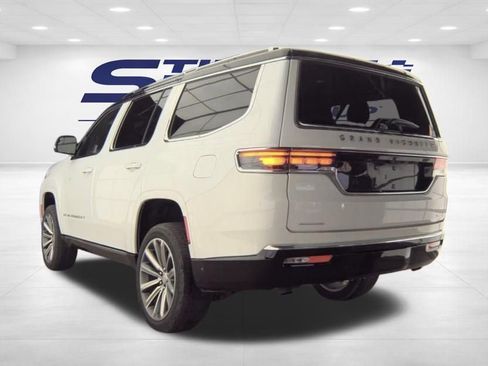 Used 2023 Jeep Grand Wagoneer Series II image 8