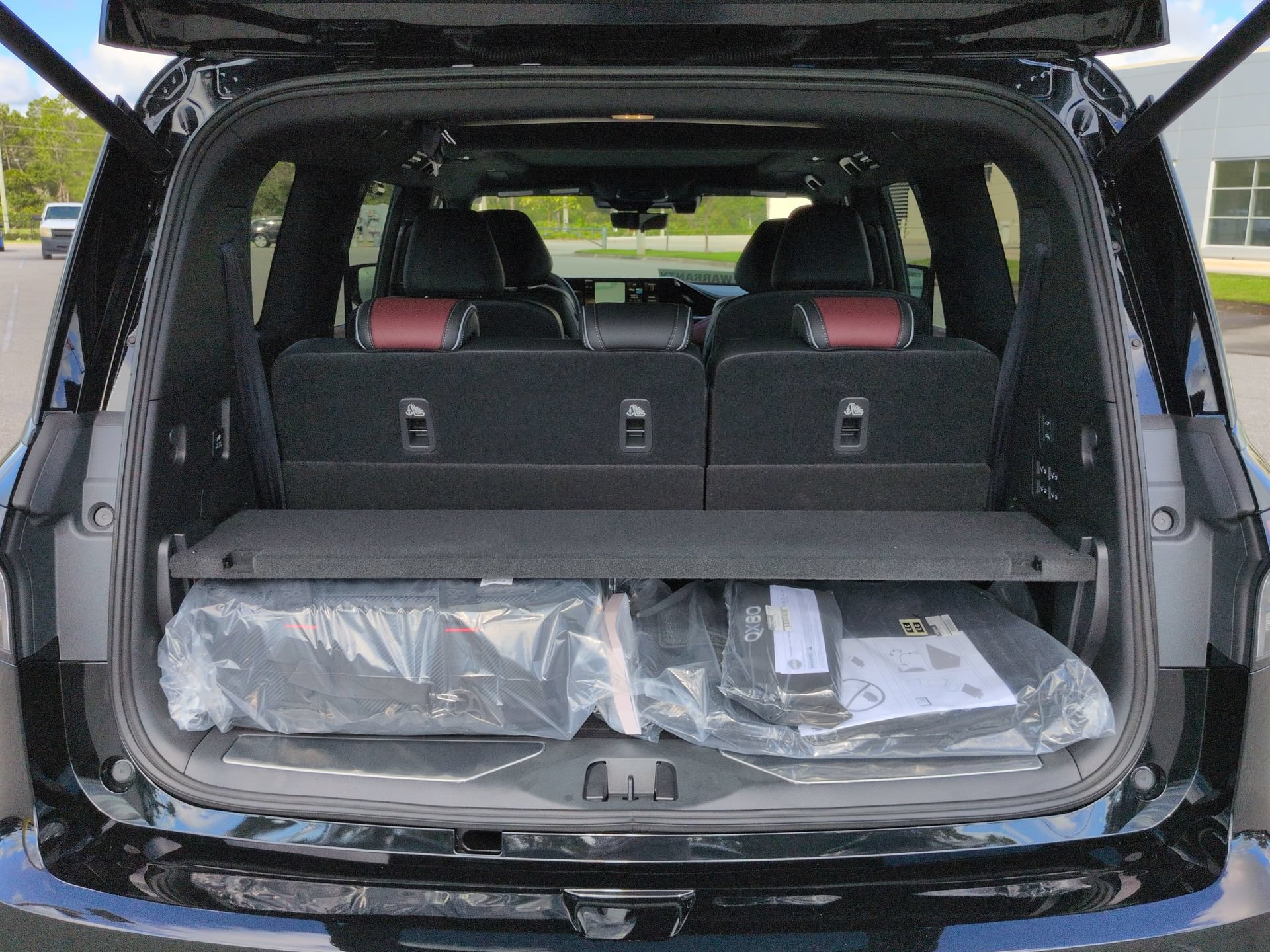 New 2027 INFINITI QX80 Autograph w/ Premium Cargo Package AWD/4WD image 14
