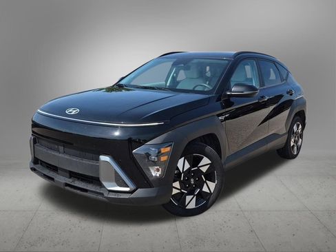 Certified 2025 Hyundai Kona SEL FWD image 1